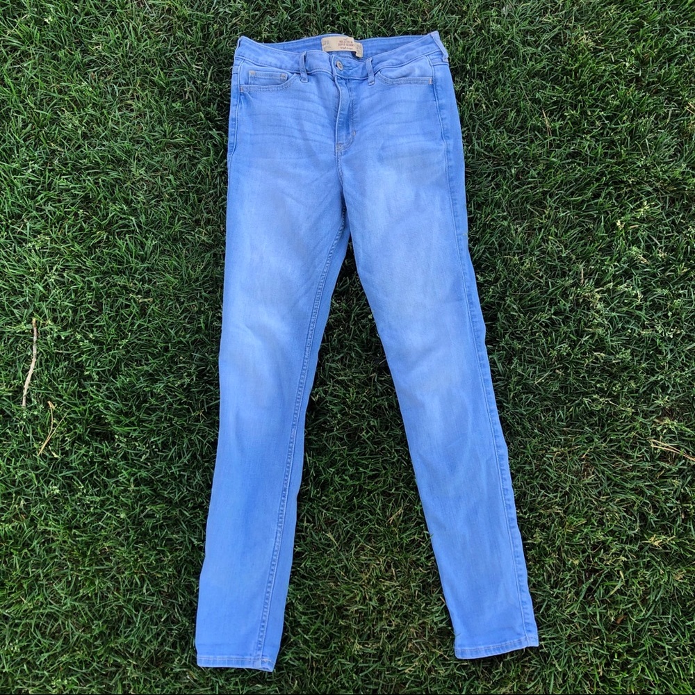 Hollister High Rise skinny jeans